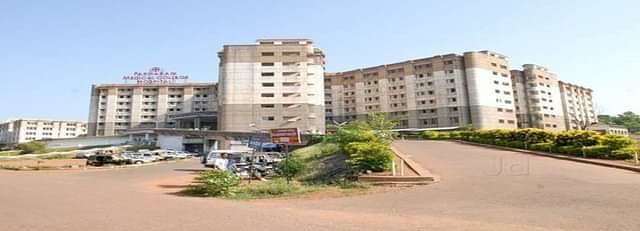 Pariyaram_Medical_College